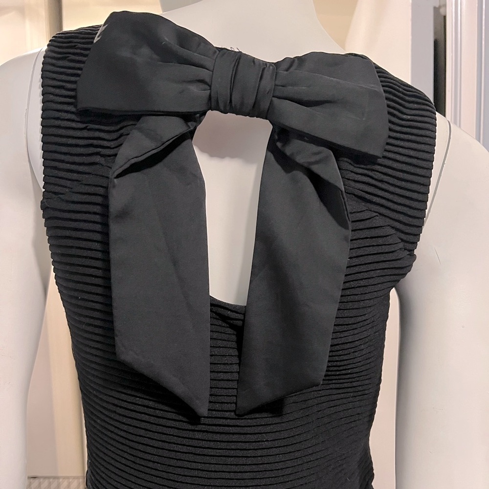 CANDIE’S Textured Pleated Sleeveless Back Bow LBD—SZ. Medium - Picture 3 of 7